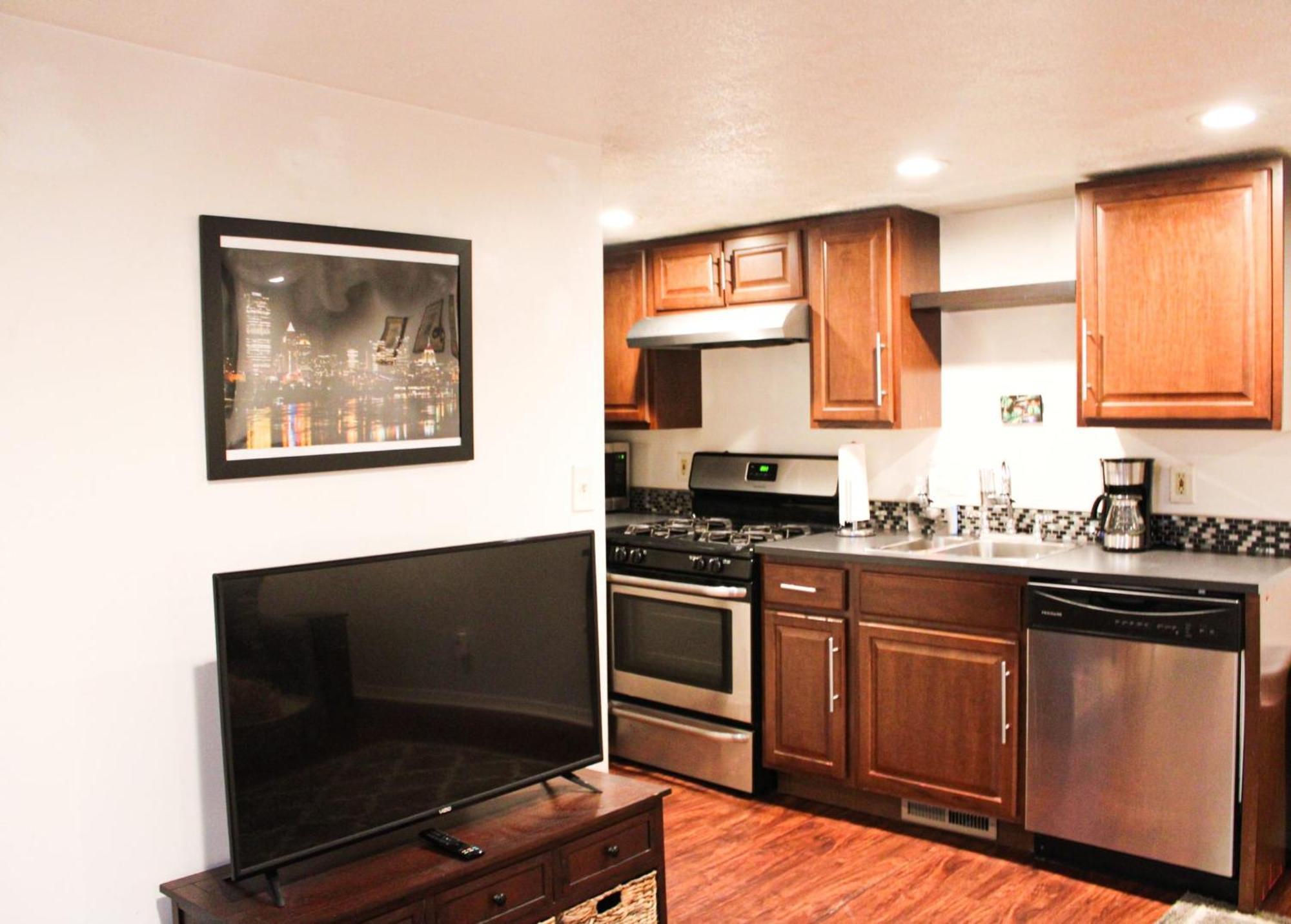 1 Bed Apt - Amazing Location 1 Block To Carson St Pittsburgh Eksteriør billede